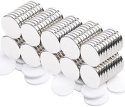 100 pezzi di magneti neodymium autofissanti, 20 x 3 mm forti magneti rotondi piani per l'applicazione su pannelli magnetici, frigoriferi, lavagne bianche, piccoli oggetti.