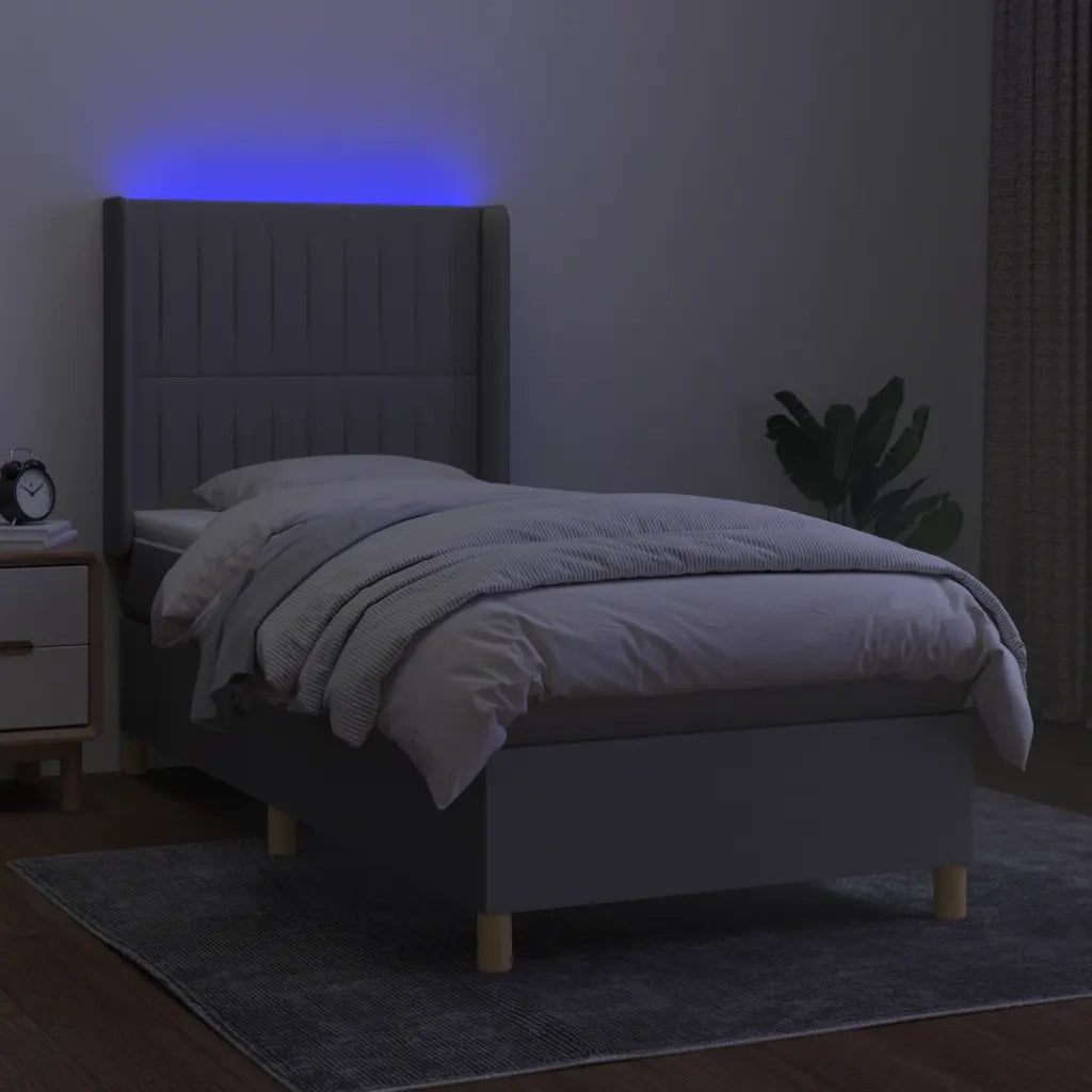 Letto a Molle Materasso e LED Grigio Chiaro 90x190 cm Tessuto 3138997