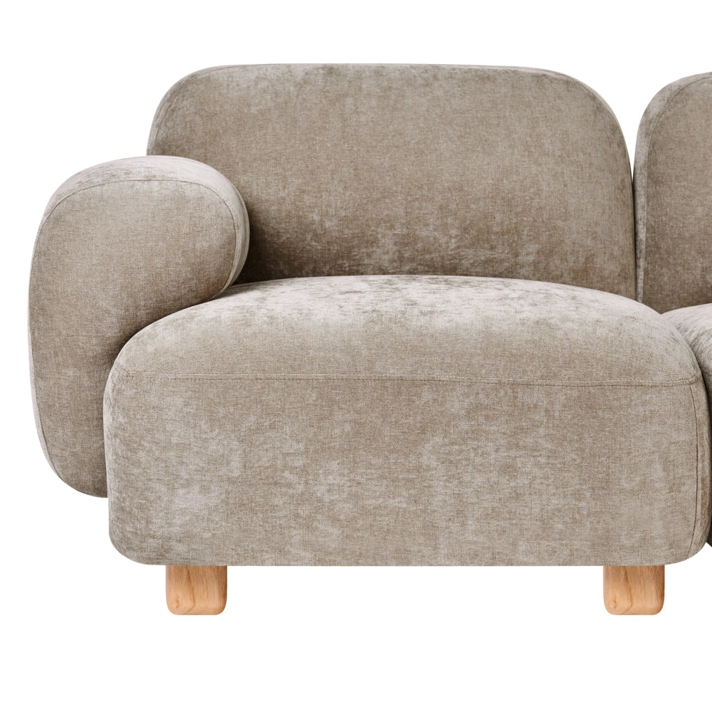 Divano modulare a 3 posti in tessuto con pouf tre elementi idrorepellente gambe in legno beige stile moderno