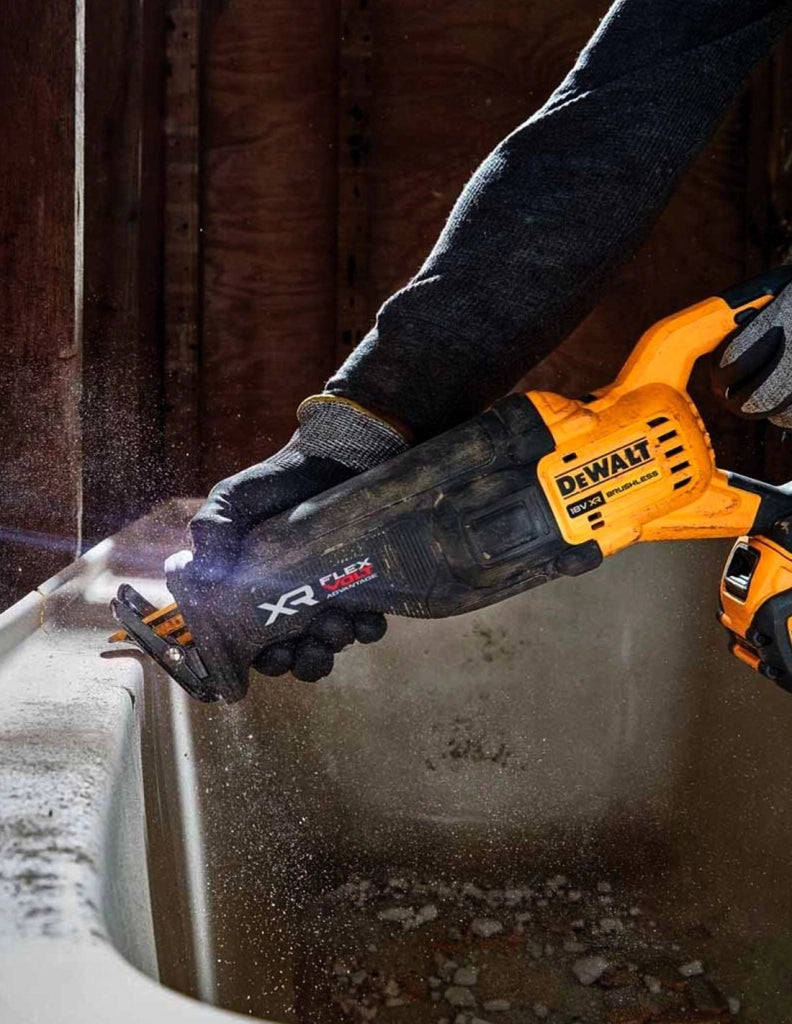 Sega Universale DeWALT DCS386NT (Solo corpo + TSTAK VI)