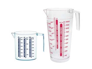 CARAFFA GRADUATA CON MANICO- - piccola lt.0,750 - ø cm.10x12h. - 3 pezzi COSMOPLAST