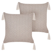 Set di 2 cuscini in poliestere tortora 42 x 42 cm con nappe imbottitura soggiorno camera da letto