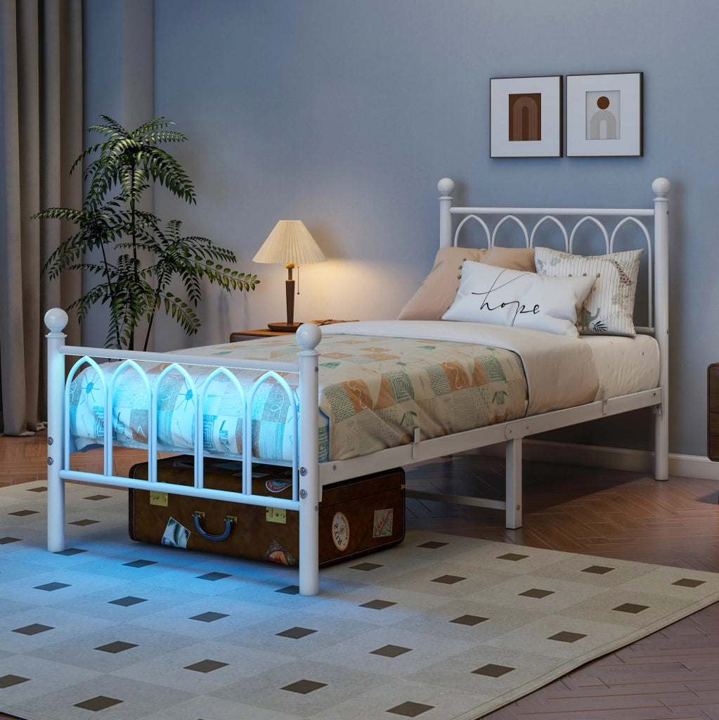 Letto in metallo 90x200 cm con LED; USB e presa; ferro bianco