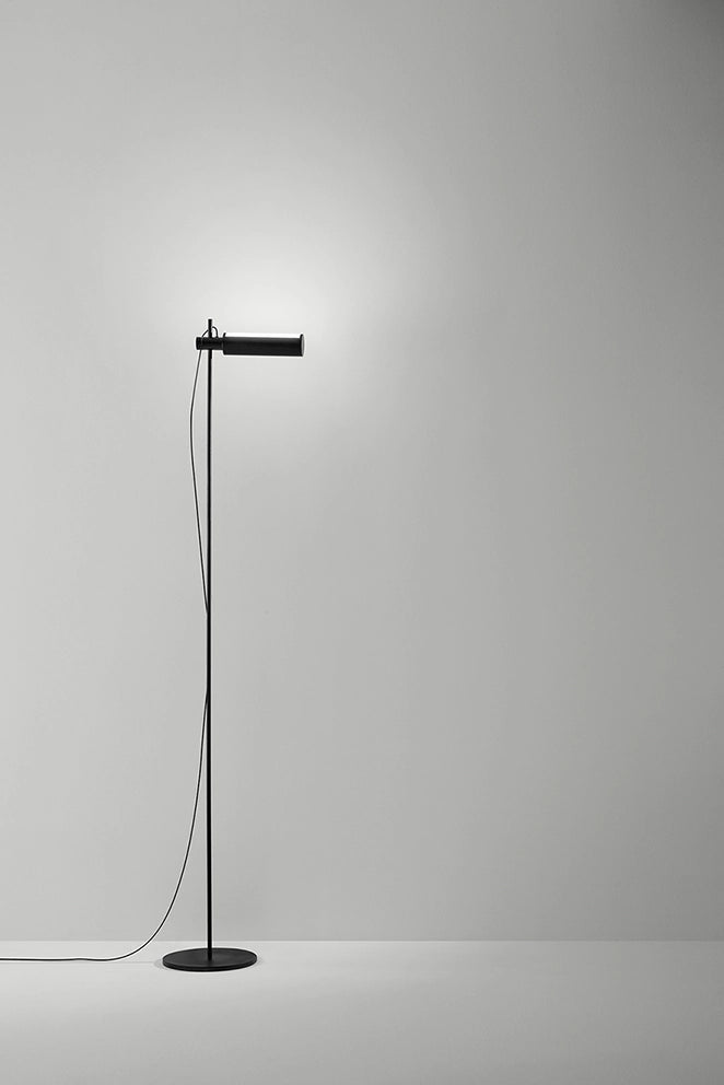 Piantana LED Moderna in Metallo Nero Opaco, 24W, 3000K-4000K-6000K, Testina Orientabile e Regolabile, Design Minimalista ed Elegante - Perenz