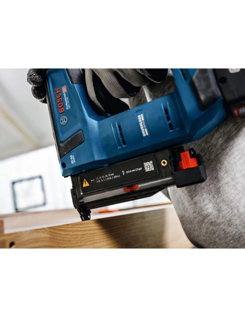 Chiodatrice BOSCH GNH 18V-35 (Solo corpo + L-Boxx 136)