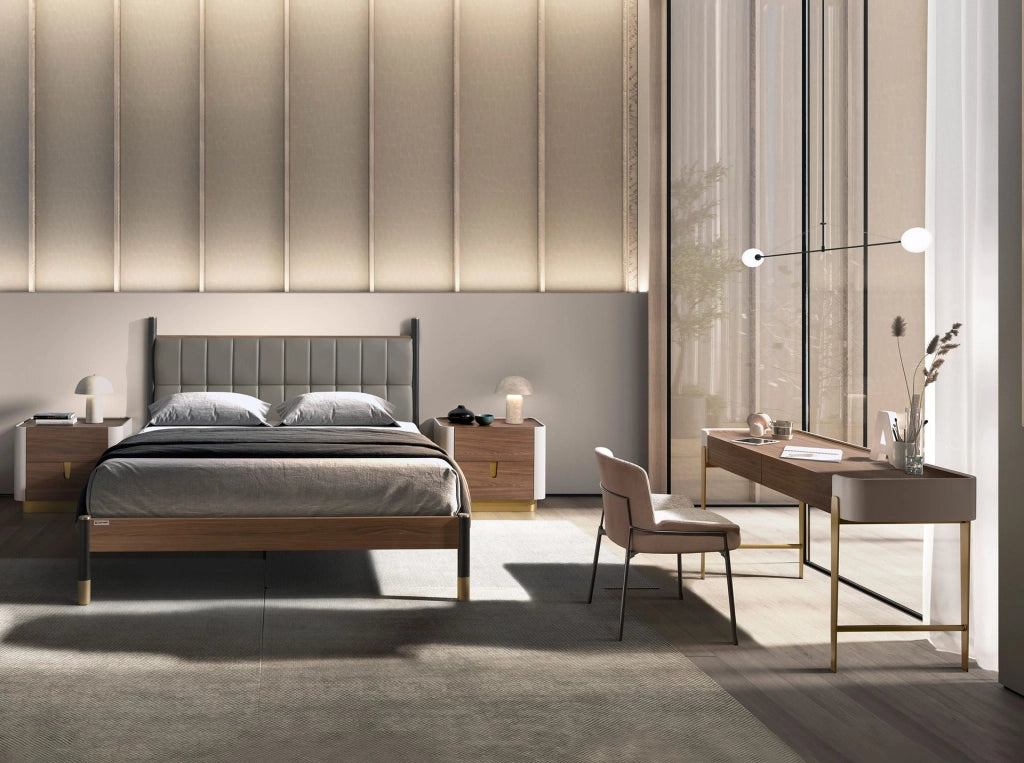 Comodino noce, beige, acciaio lucido dorato e piano in noce