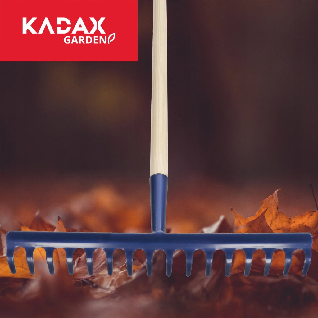 Rastrello da giardino KADAX con manico in legno, lunghezza 150 cm, denti in acciaio temprato, 16 denti.