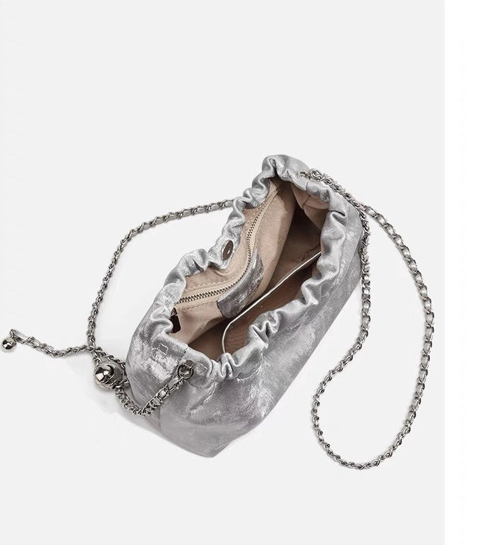 Borse a tracolla grandi e alla moda in vera pelle, colore argento.