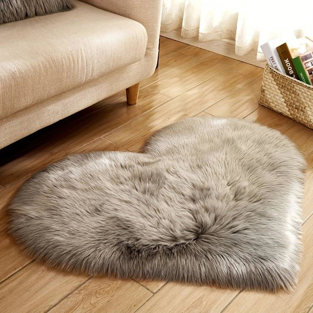 Trade Shop - Tappeto Cute Cuore Pelliccia Fluffy Vari Colori Living Stanza Da Letto 70x90 Cm -