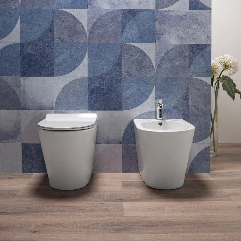 Sanitari a Terra Filo parete con Sedile Soft Close e Risparmio I
