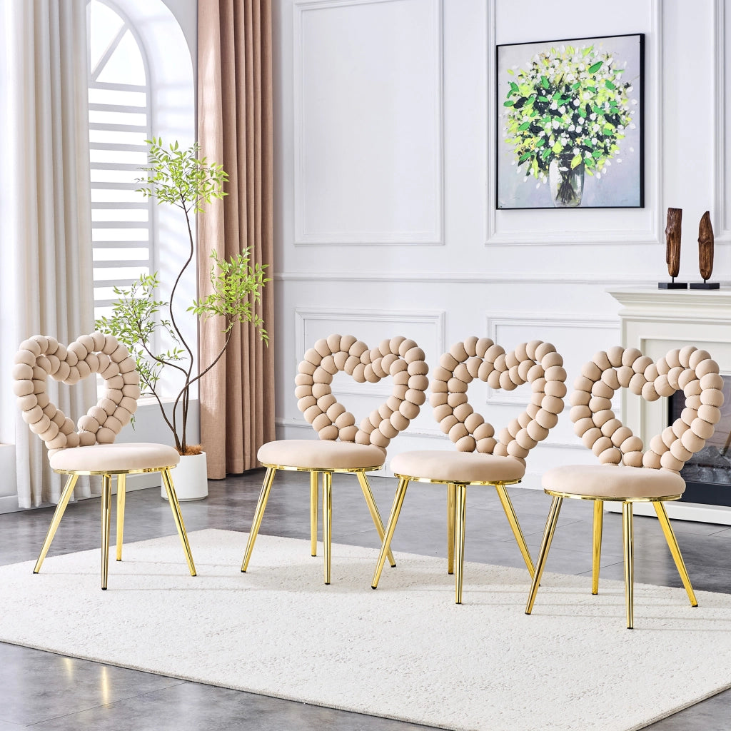 Chaise da pranzo 2 pezzi con schienale a cuore traforato in velluto e gambe in metallo nero beige chiaro