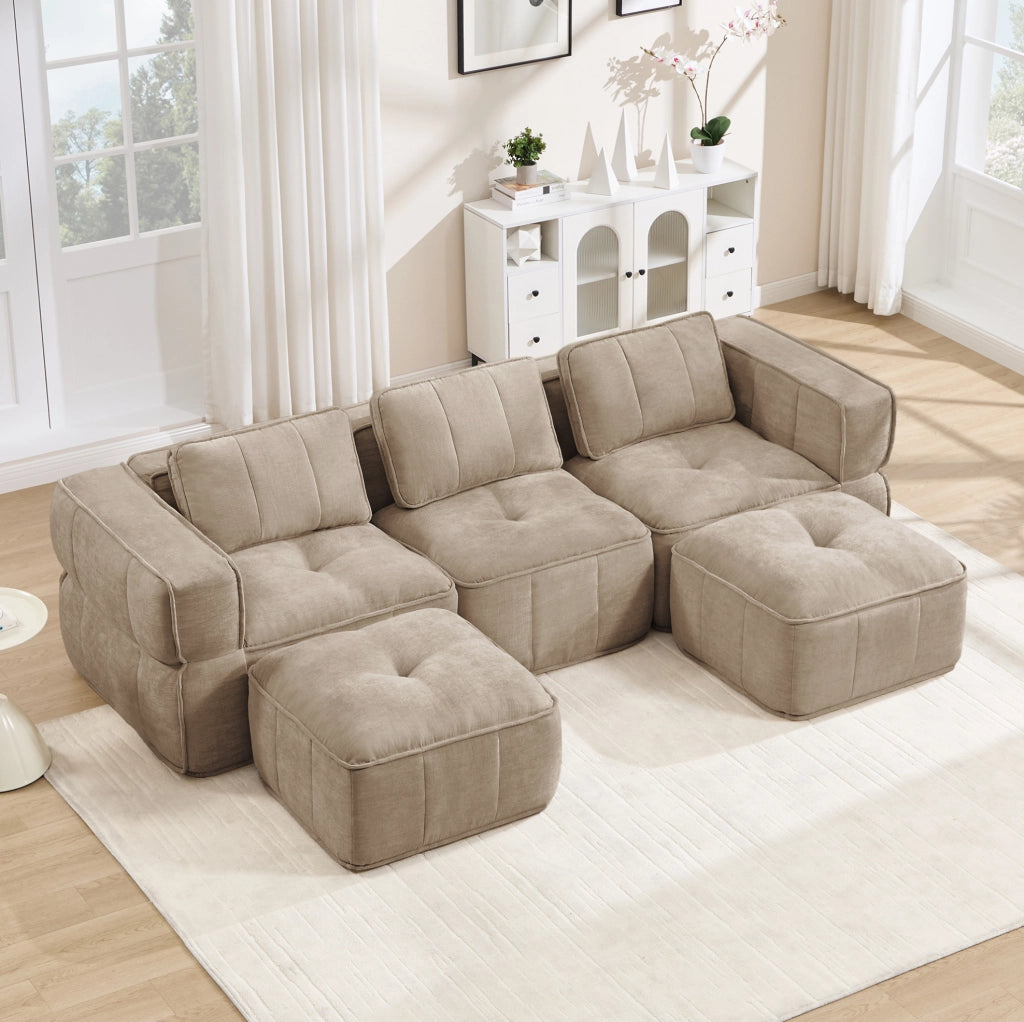 Divano modulare a U 3 posti con 2 pouf 271x162x67 cm in poliestere color sabbia