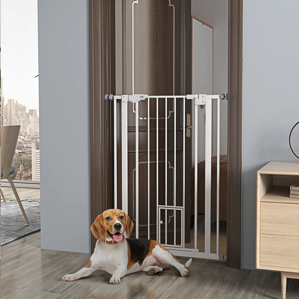 Cancellino per Cani Regolabile Alto con Porta Piccola e Chiusura Automatica, 74-80x104cm, Bianco