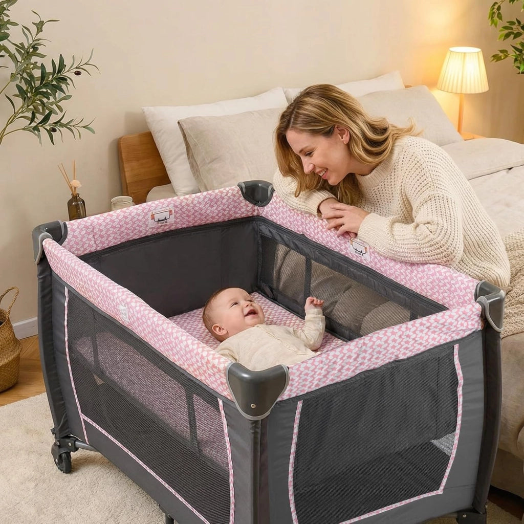 Culla Campeggio Bambini 5 in 1, Lettino Viaggio Neonati Pieghevole con Materasso, Fasciatoio e Tettoia, Box Portatile con Ruote, 2 Giocattoli Appesi e Carillon, per Bambini 0-3 Anni (Rosa)