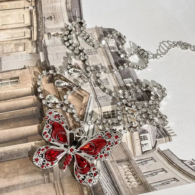 Collana con ciondolo a farfalla fatto a mano con diamanti, regalo di Natale o compleanno.