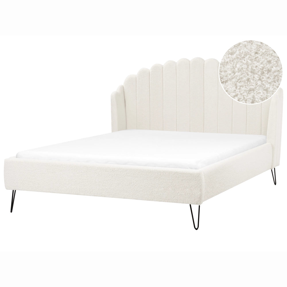 Letto matrimoniale con rete in tessuto bouclè bianco sporco 160 x 200 cm gambe in metallo testata retro capitonné
