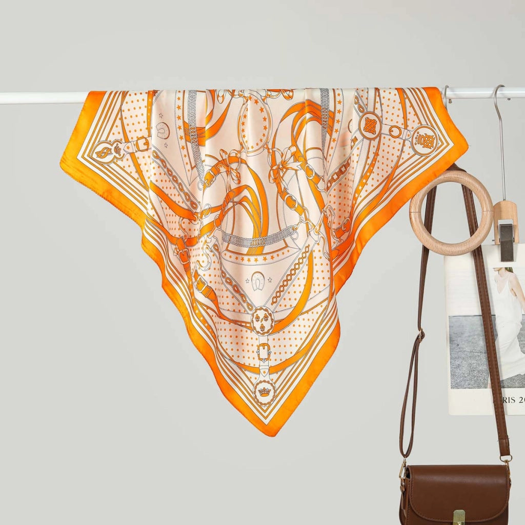 Nuova sciarpa quadrata da donna in seta da 70 cm: alla moda e versatile.