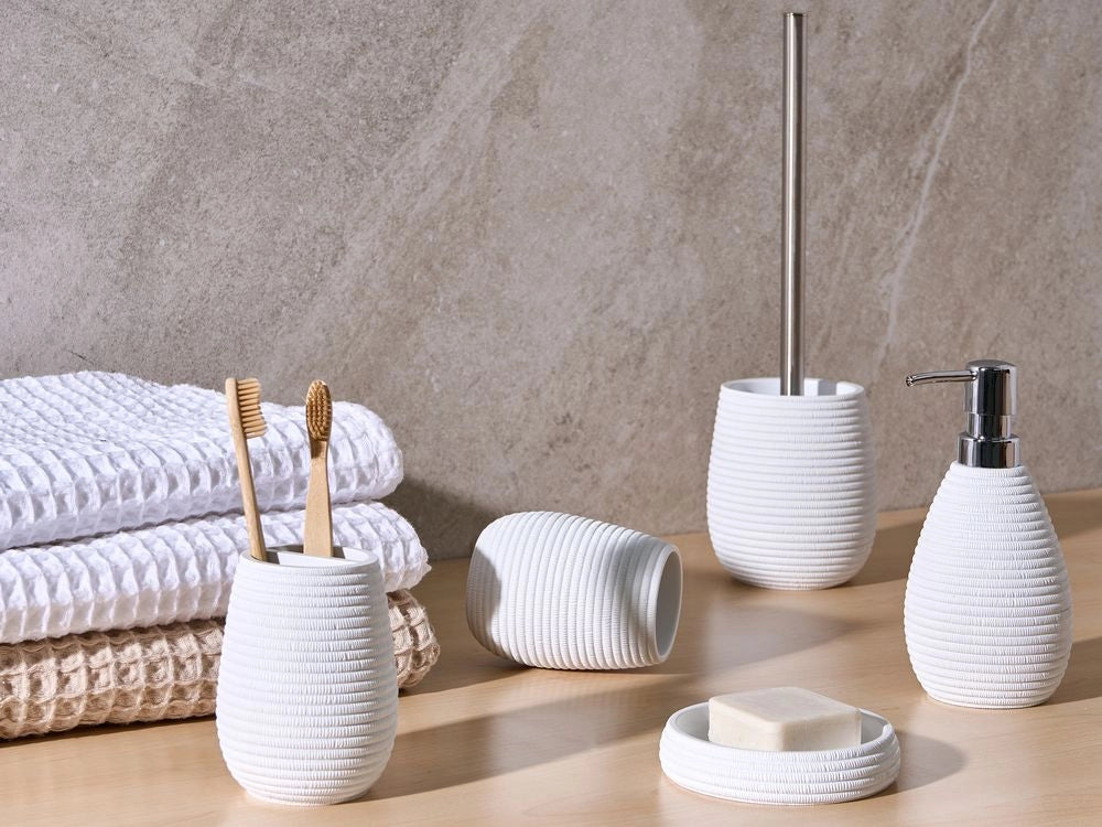 Set di accessori per il bagno bianco stile elegante
