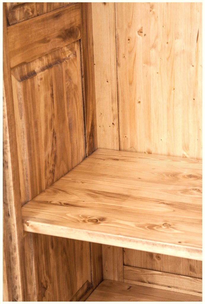 Biscottini Armadio Country in legno massello di tiglio finitura naturale L127xPR59xH204 cm. Made in Italy