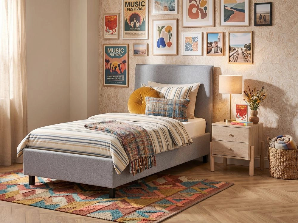 Letto Imbottito Tessuto di colore Grigio Rete a Doghe e Testata Alta 90 x 200 cm stile moderno scandinavo