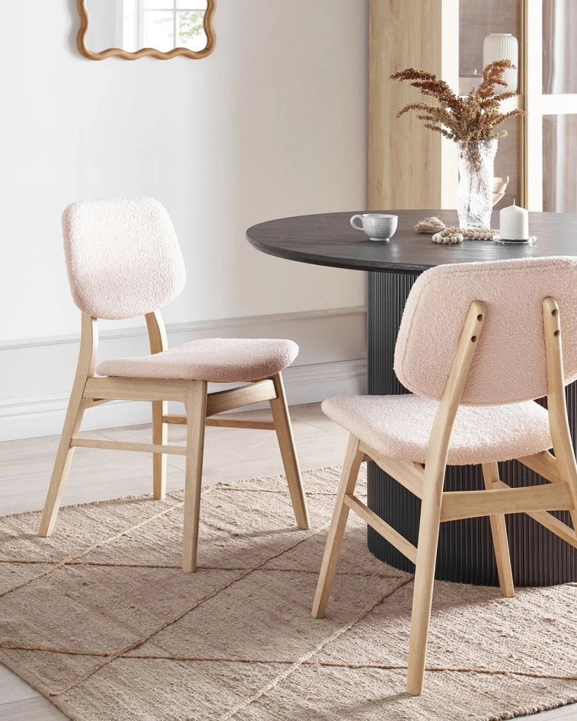 Set di 2 sedie da pranzo in tessuto beige e legno chiaro stile retrò senza braccioli
