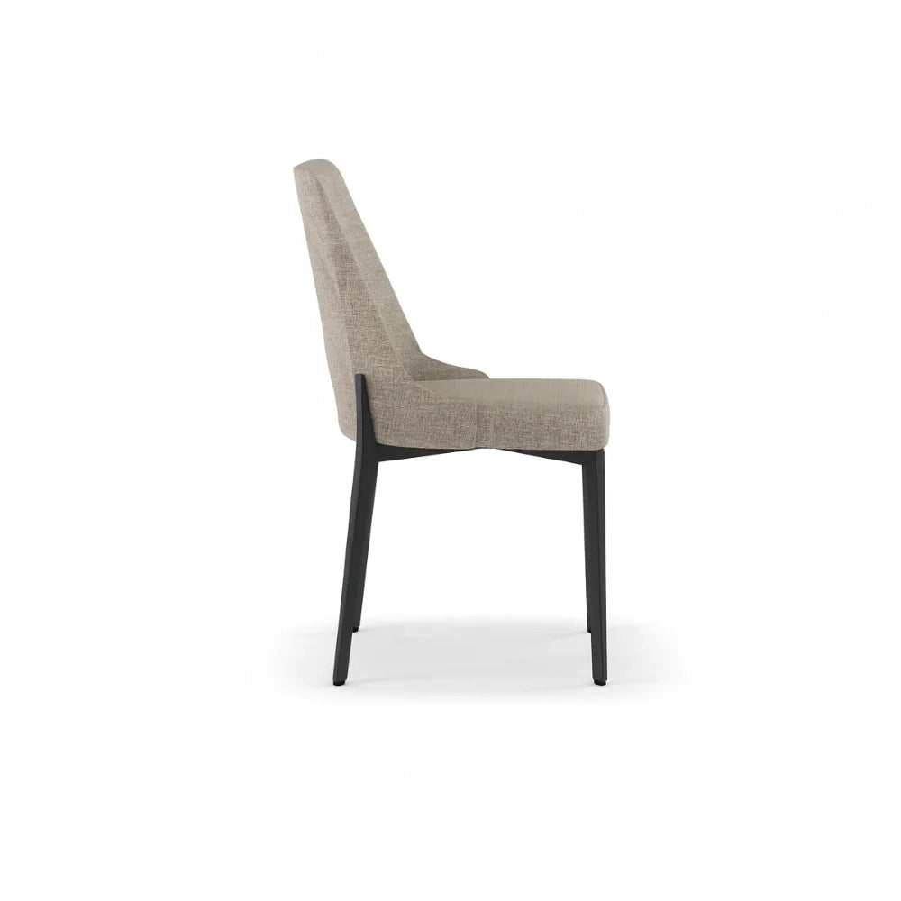 Set di 4 sedie da pranzo imbottite in tessuto beige Charm con struttura in metallo facili da pulire | Duzzle