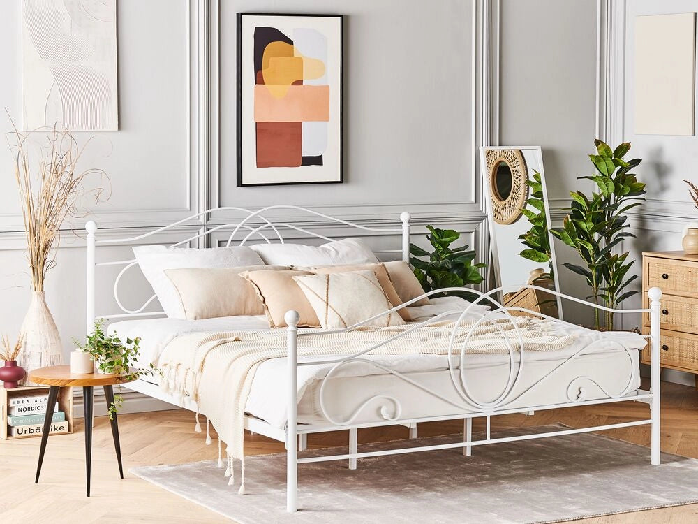 Letto in metallo bianco 180 x 200 cm con testiera a doghe e pediera retrò vintage