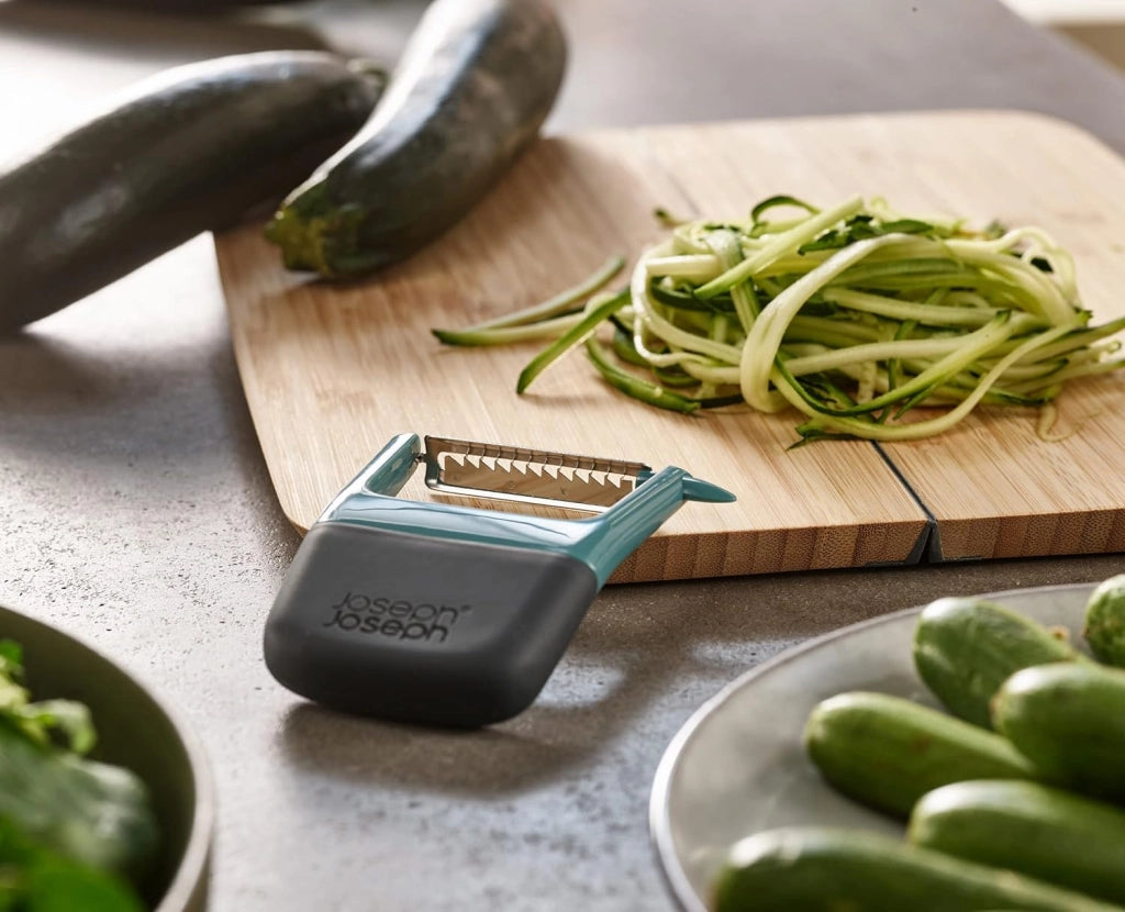 Joseph Joseph Duo Pela Patate e Verdure Julienne, Taglia Verdure Multifunzione con Impugnatura Ergonomica Antiscivolo, Azzurro Scuro