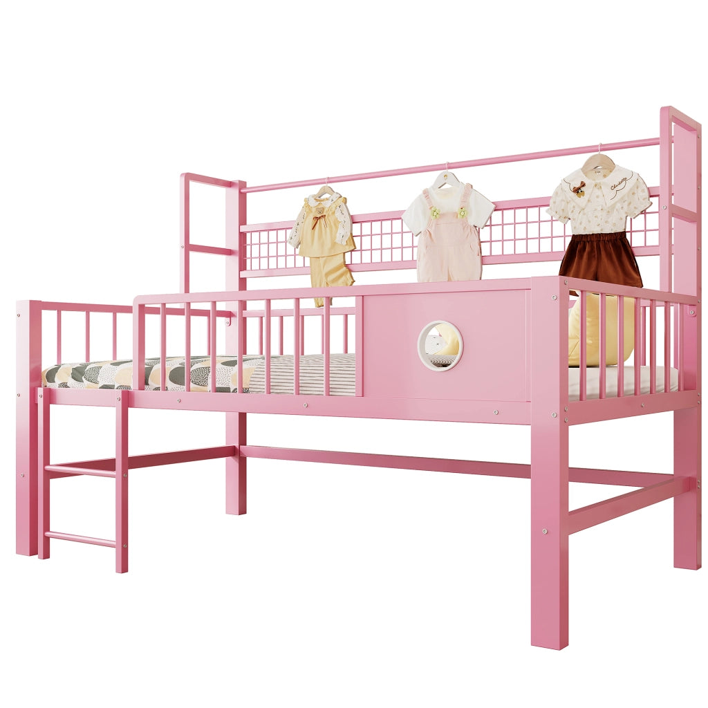 Letto a soppalco basso per bambini 90 × 200 cm con gitter di sicurezza, asta appendiabiti, ripiano a rete, senza materasso, metallo rosa