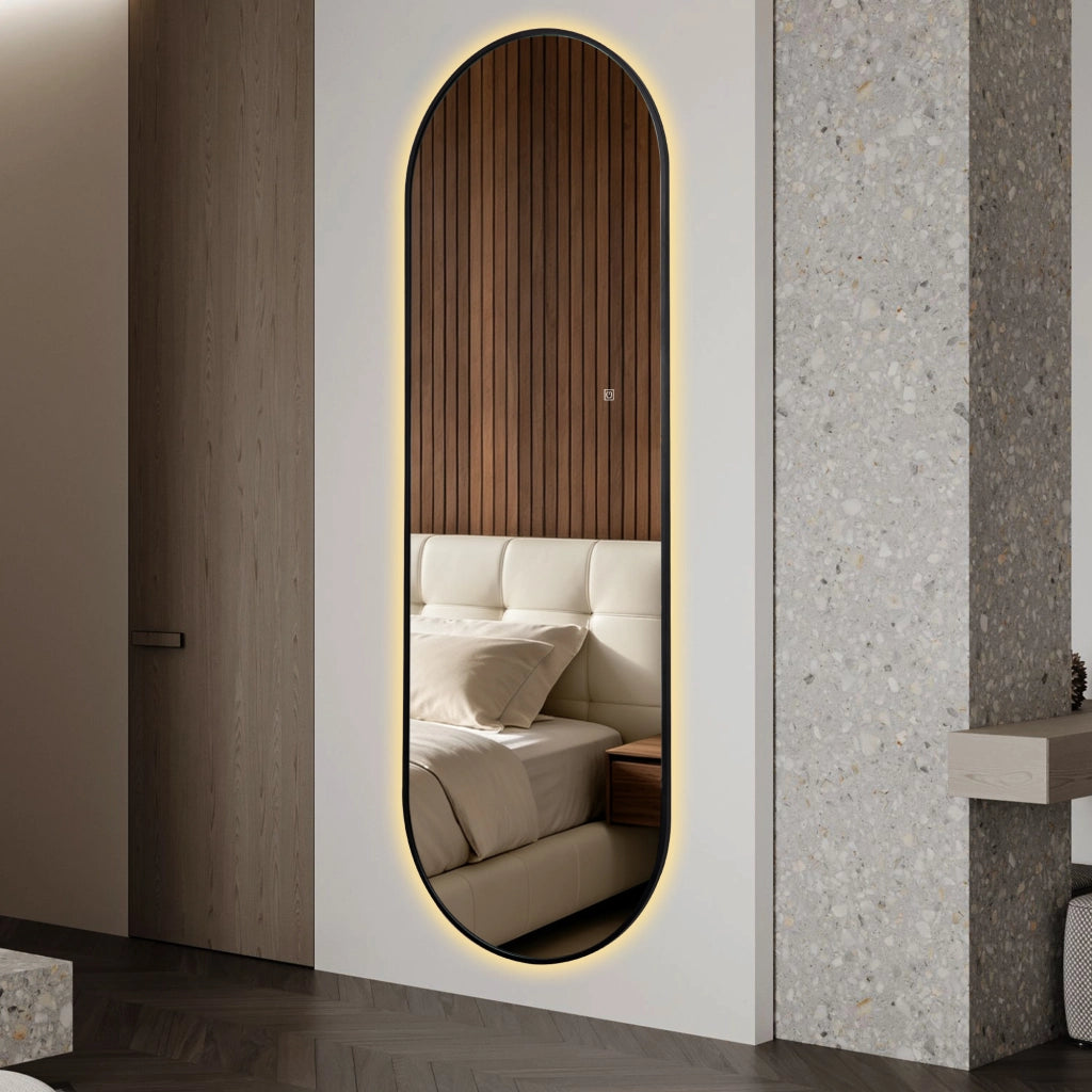 Specchio a figura intera a LED con cornice in alluminio nero; specchio da parete a capsula dimmerabile per camera da letto e bagno
