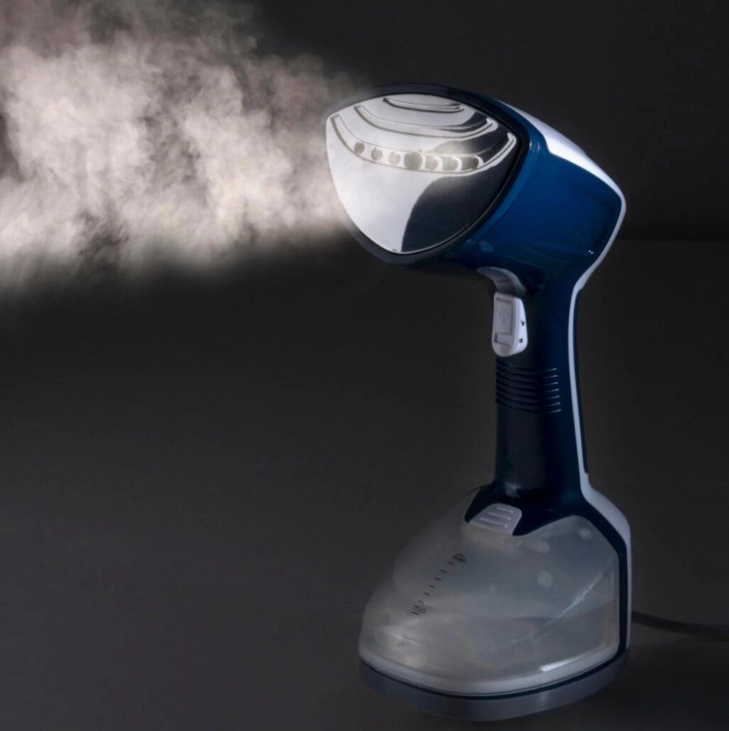 Innoliving Stiratrice Verticale INN-677, Ferro a vapore da viaggio, 1500 W, Piastra in Acciaio Inox 7 Fori, Vapore Continuo 25g/min, Serbatoio Removibile 350 ml, Blu