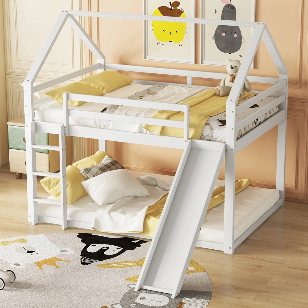 Letto a castello a casetta 140x200 cm con scivolo e scala; pino; bianco