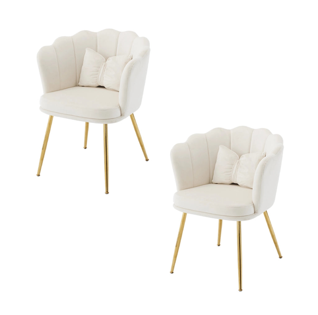 Poltrona in velluto beige con schienale a petalo