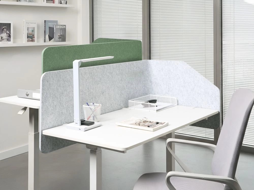 Divisorio angolare per scrivania in PET grigio chiaro con morsetti di fissaggio in acciaio 120 x 60 x 50 cm Schermo acustico Modulare per ufficio domestico