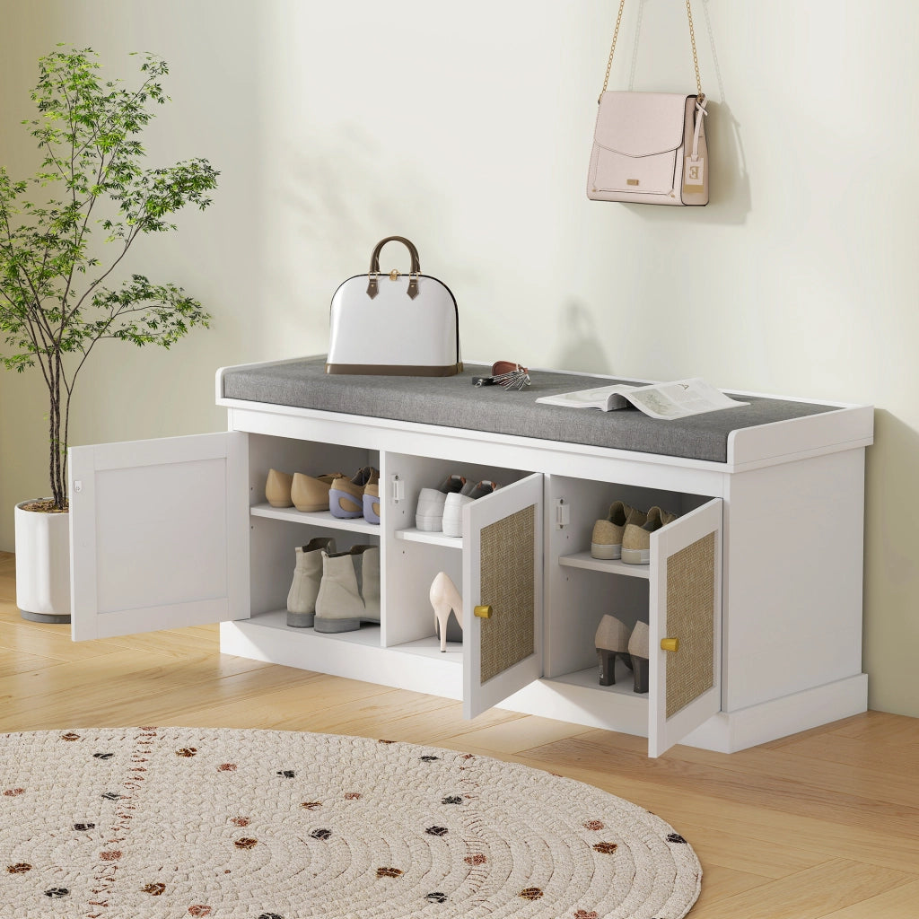 Panca portascarpe con 3 ante in rotin, 9 paia, ripiani regolabili e cuscino ¨C Xylo ¨C Bianco 105x35x47cm