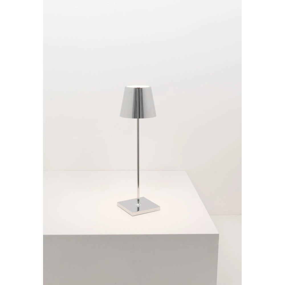 Lampada a led da tavolo Poldina Pro Cromo Lucido ricaricabile e dimmerabile con batteria fino a 12 ore