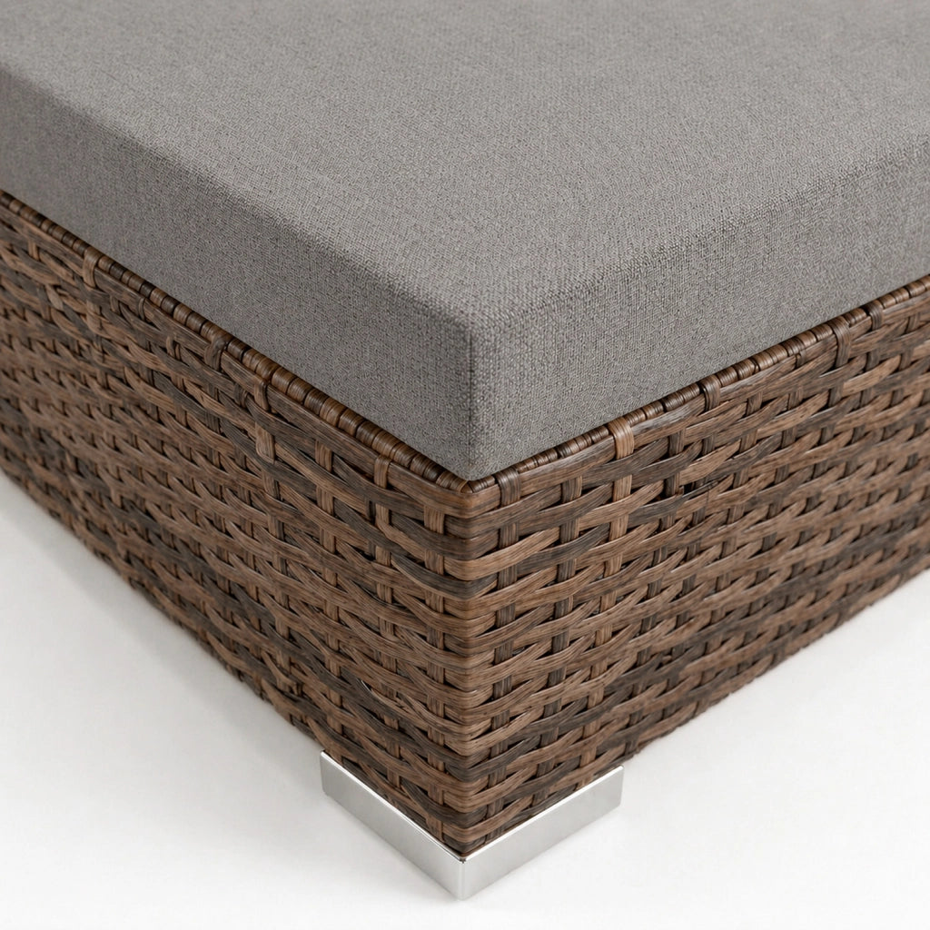 Set 2 Lettini Prendisole In Polyrattan Con Tavolino Contenitore E Cuscini Schienale Regolabile 5 Posizioni Sdraio Da Giardino Terrazzo Piscina Relax Arredo Esterno 184 x 60 x 21 Cm Marrone E Grigio