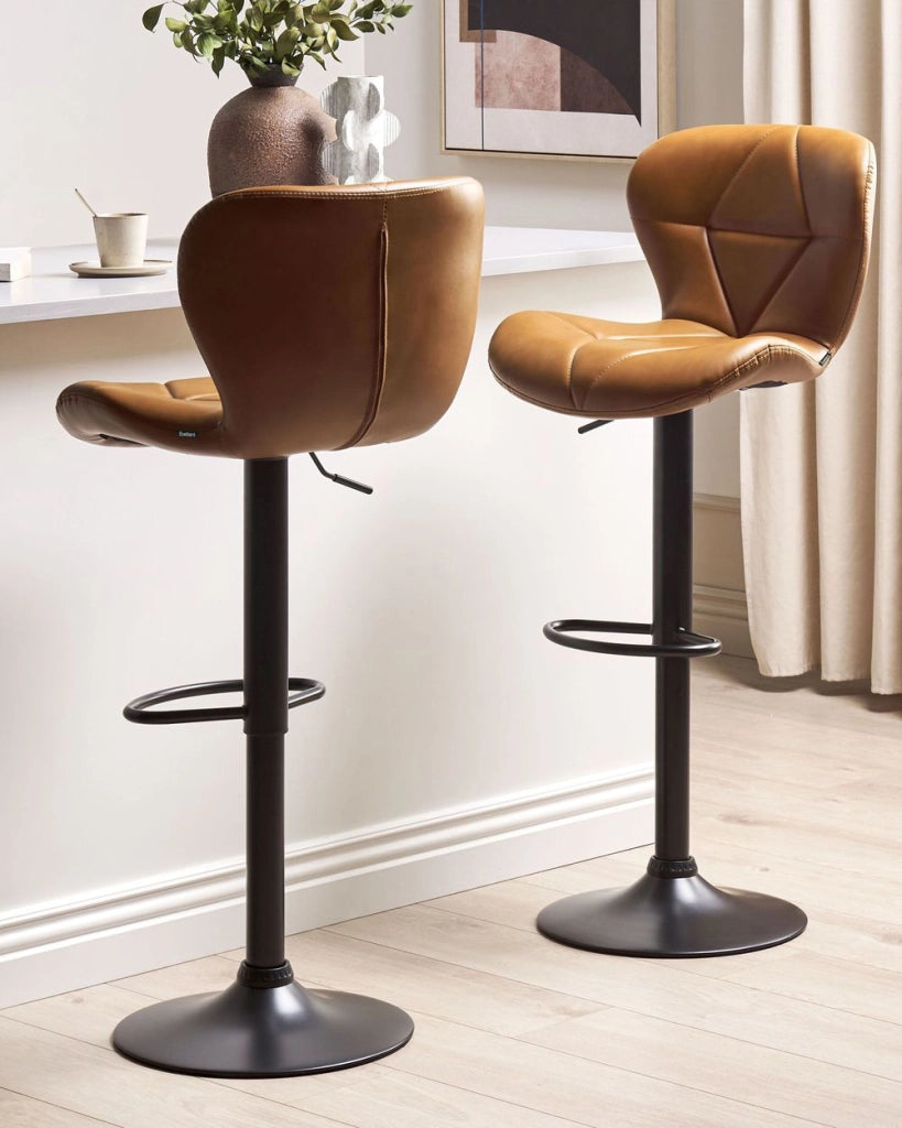 Set di 2 sgabelli in ecopelle marrone dorato con altezza regolabile sedia da bar moderna da cucina