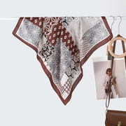 Sciarpa/foulard da donna versatile, semplice e calda