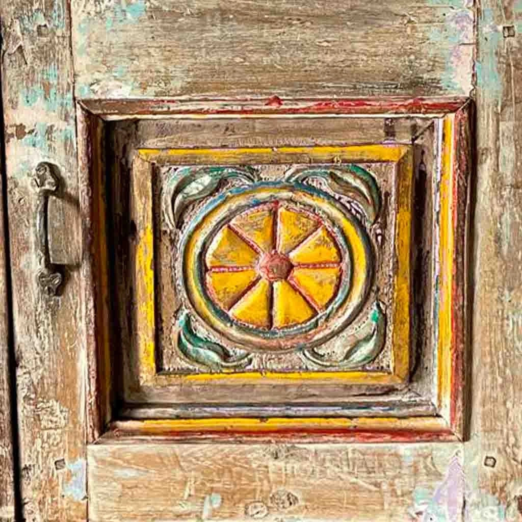 Comodino in legno con finitura artigianale marrone, 52x26x69h cm