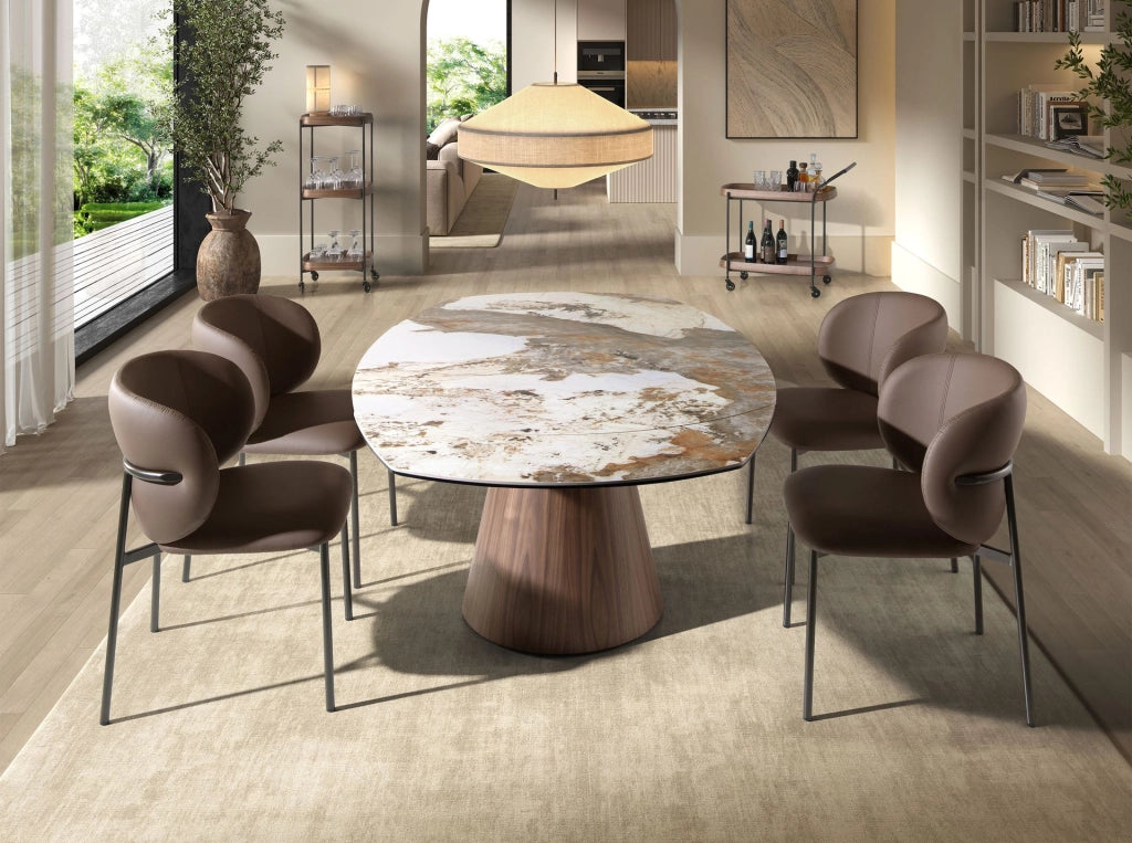 Sedia in similpelle marrone scuro