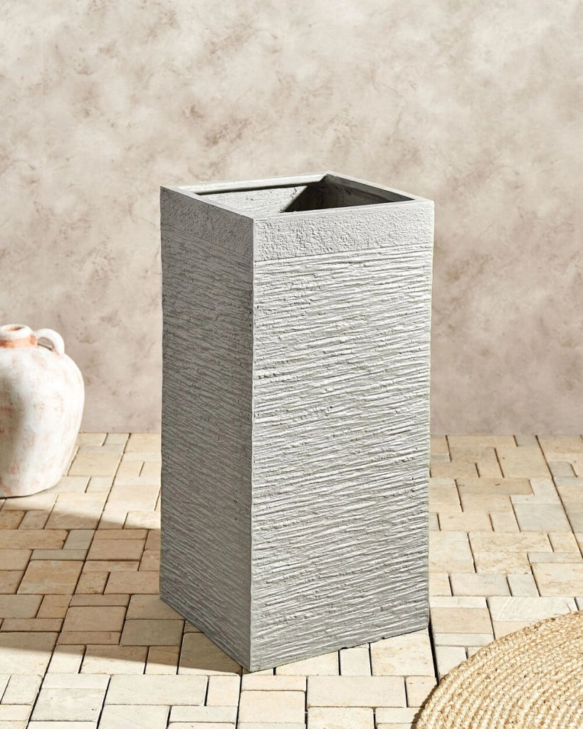 Vaso per fiori da giardino alto in argilla 33x33x70 cm resistente ai raggi UV grigio chiaro
