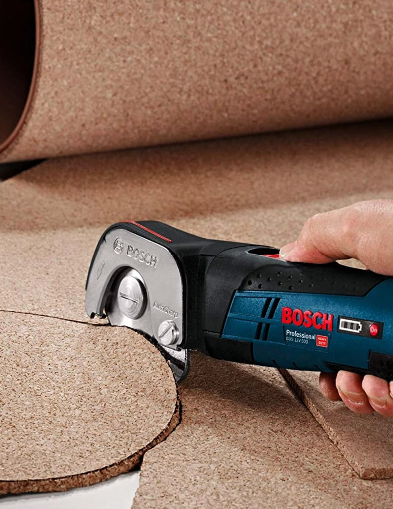 Cesoia universale BOSCH GUS 12V-300 (2 x 2,0 Ah + GAL12V-40 + L-Boxx 102)