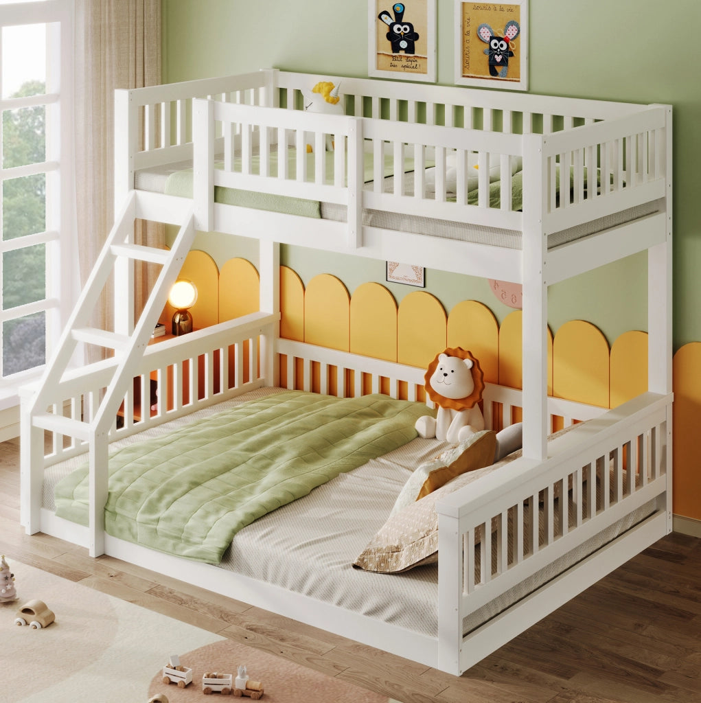 Letto a castello in legno 90x200 cm + 140x200 cm bianco con scala e sponde