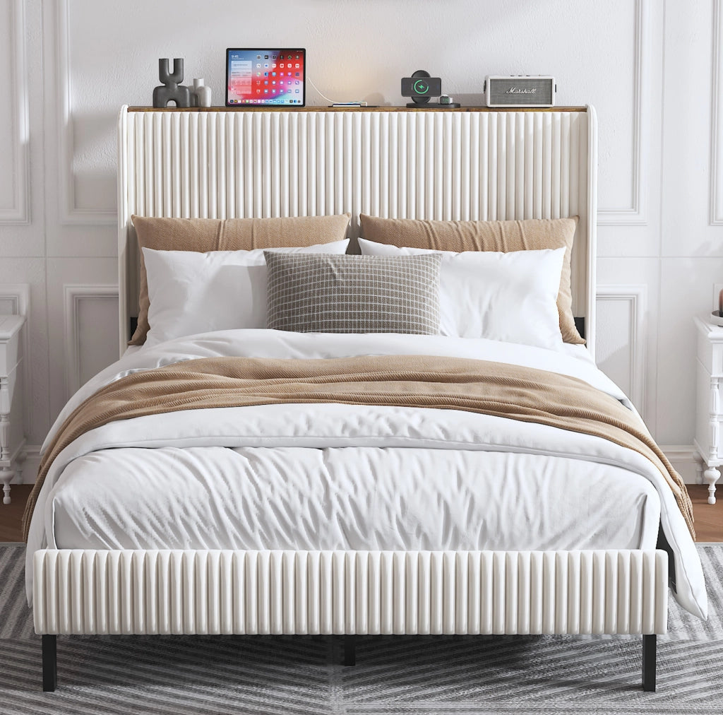 Letto imbottito 140x200 in tessuto effetto velluto con struttura in metallo