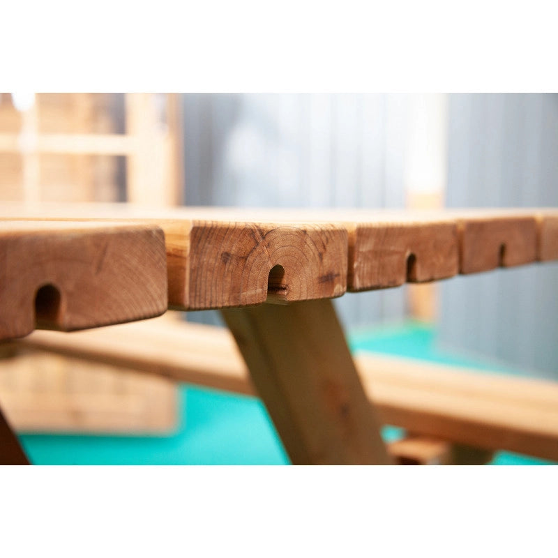 Tavolo picnic accessibile per disabili con panche integrate, struttura inclusiva per carrozzina giardino - Esterni da Vivere
