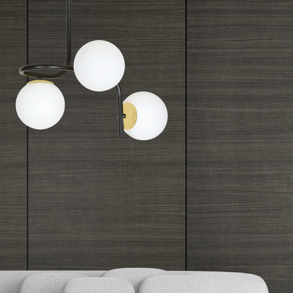 Lampadario 3 Luci Kalf In Acciaio Nero A Bracci E Sfere In Vetro Opalino E Oro