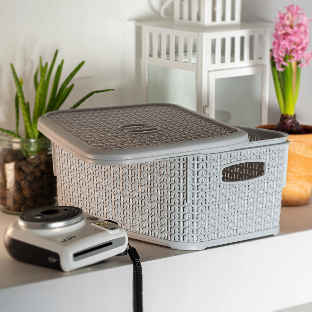 Set di 2 cestini organizer KADAX da 6 litri con coperchio.