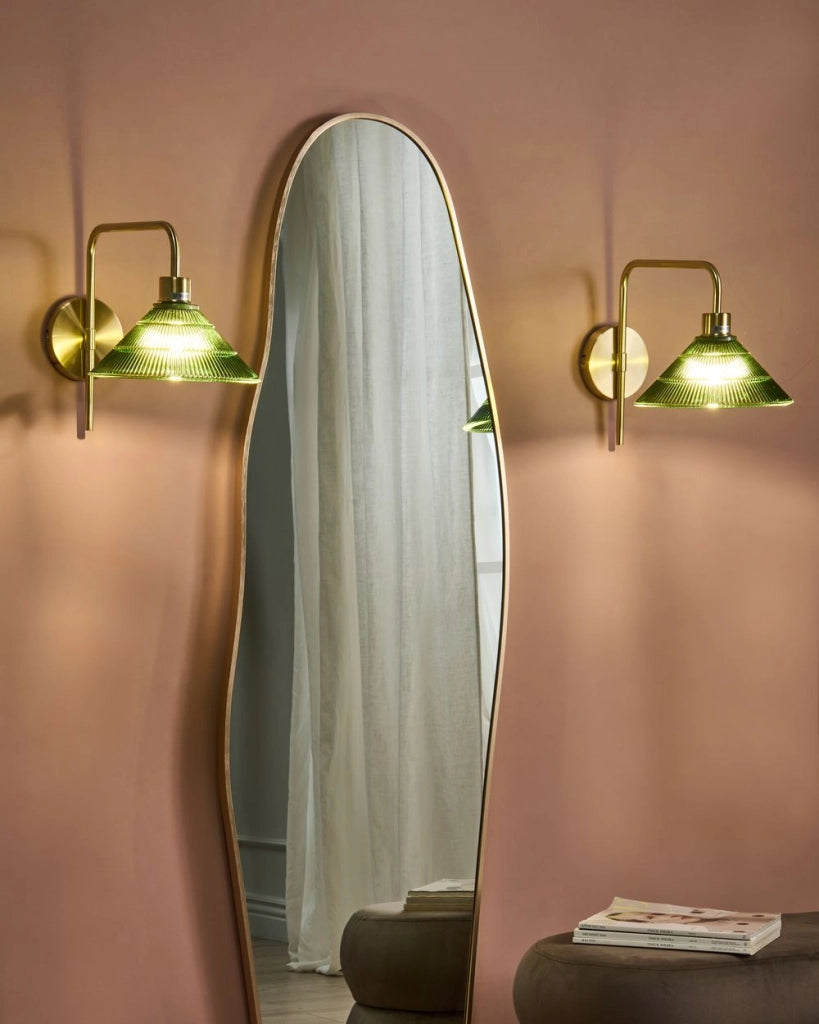 Set di 2 lampade da parete Glam Base in metallo dorato Paralume in vetro verde Camera da letto Soggiorno Moderno Glam