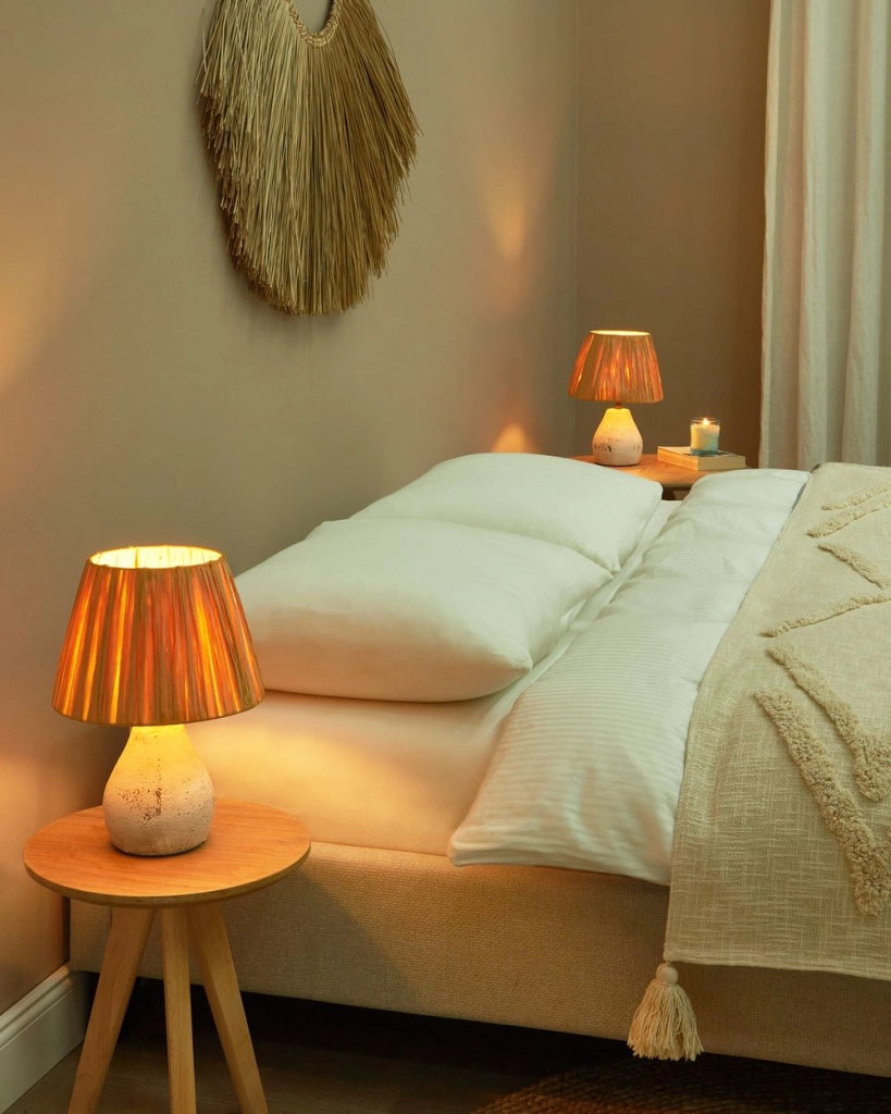 Set di 2 lampade da tavolo in ceramica con paralumi a cono in carta, effetto anticato Bianco e naturale camera da letto soggiorno